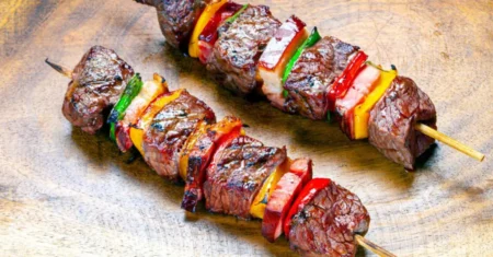 5 Passos para Preparar Deliciosos Espetinhos de Churrasco em Casa